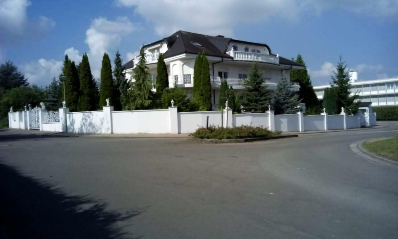 Ferienwohnung Homburg Nähe Uniklinik r Kirkel Exterior foto